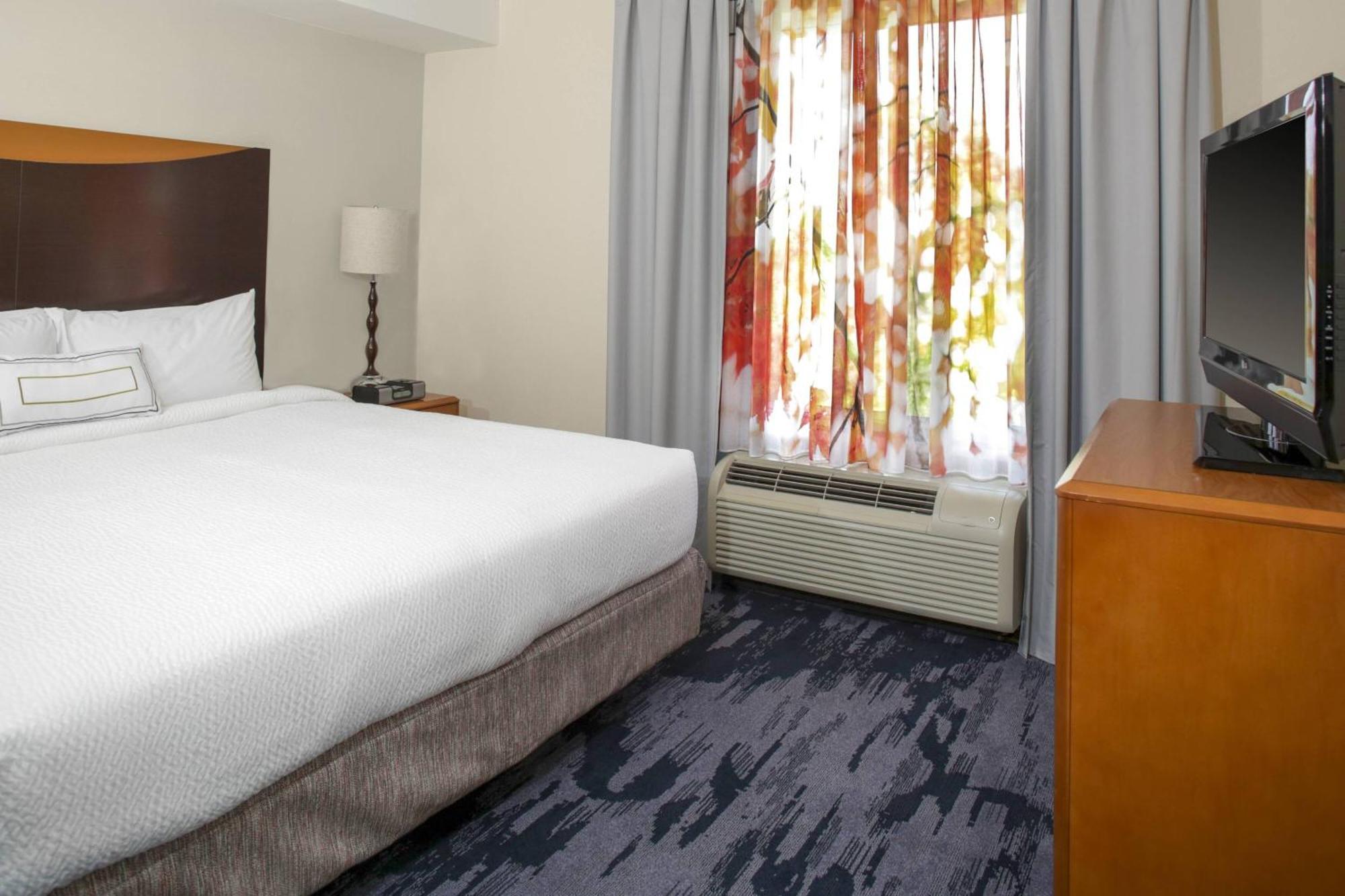 Hotel Fairfield & 3*