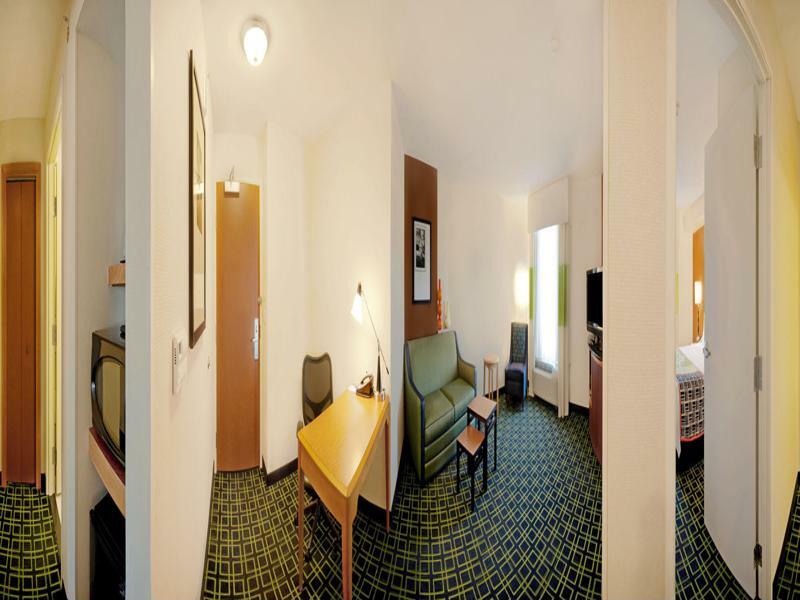Fairfield & Hotel 3*